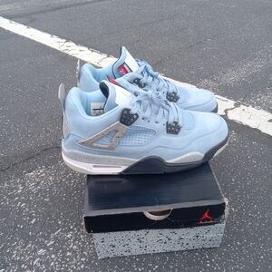 Air Jordan 4 Retro, University Blue